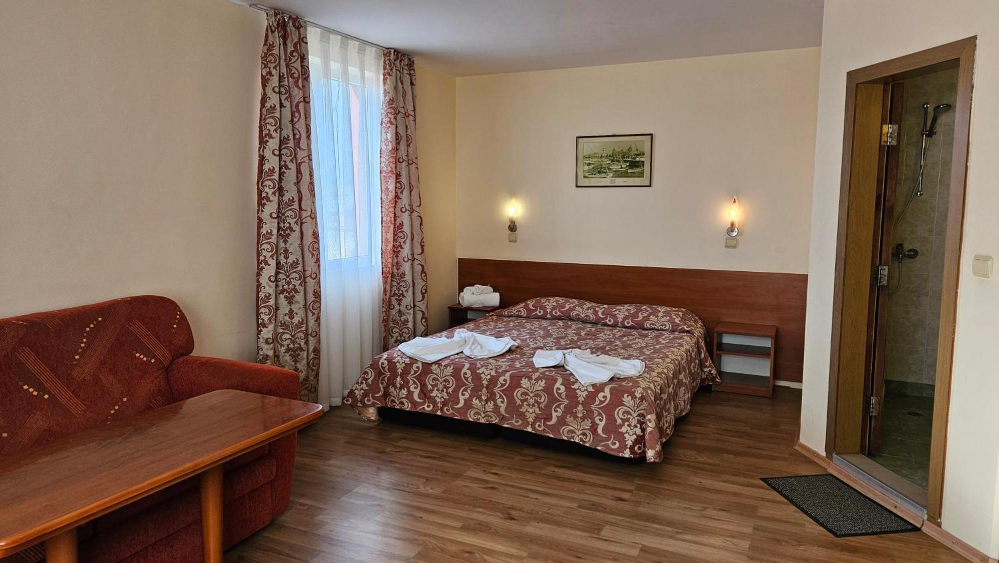 Caprice Family Hotel فارنا المظهر الخارجي الصورة