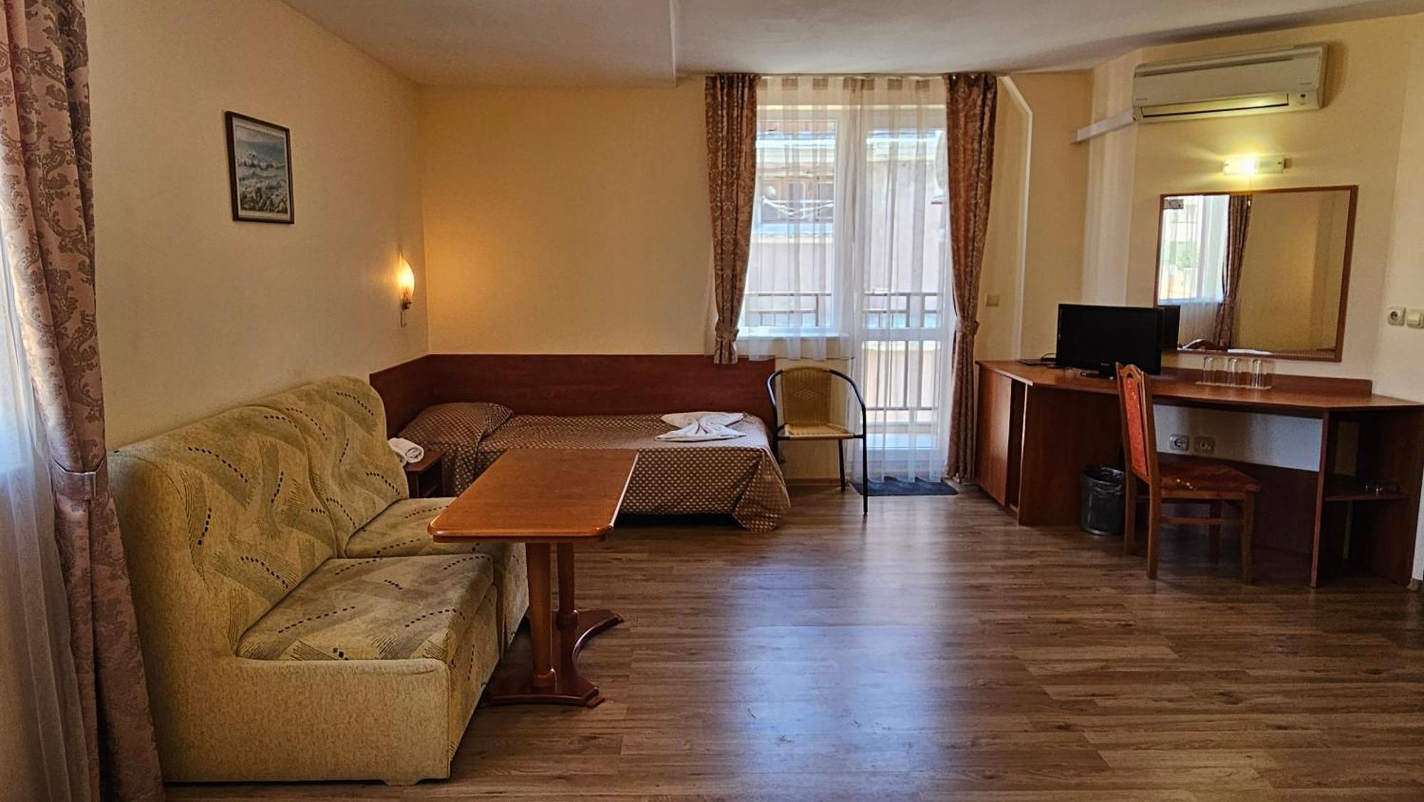 Caprice Family Hotel فارنا المظهر الخارجي الصورة
